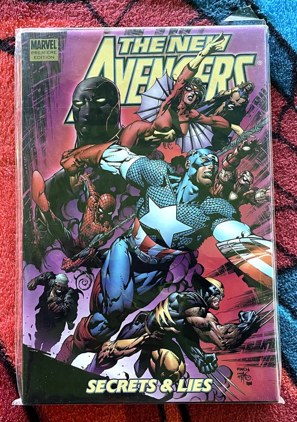 The New Avengers Secrets and Lies &amp; The Collective HC VF-NM
