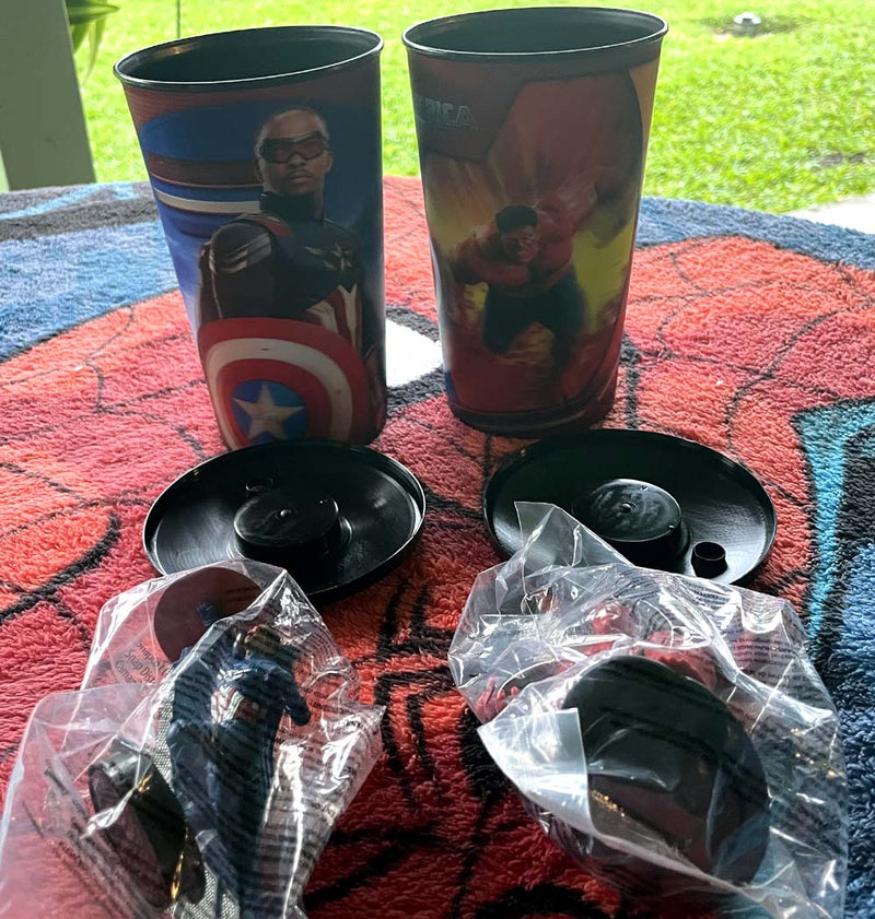 Brave New World-Captain America/Red Hulk cups & toppers NM