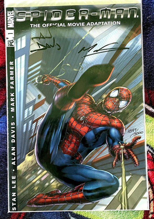 Dynamic Forces Spider-Man Official Movie Adaptation signed COA VF-NM